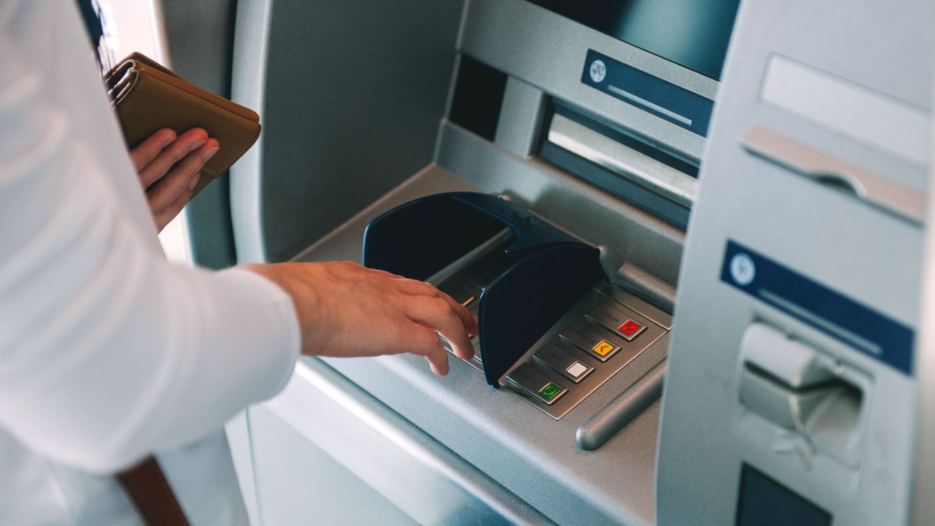 Jönnek a bankautomaták a falvakba – de a pénzünk múlik rajta, milyen ATM érkezik