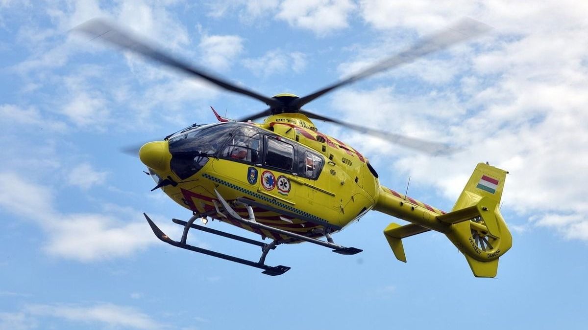 Óriási a baj - frontális karambol a Balatonnál, gerinchordággyal kellett kiemelni egy embert
