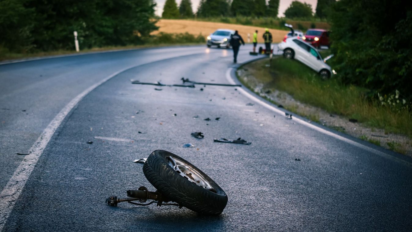 Frontális karambol Zalában, a 61-es főúton – frissítve helyszíni fotókkal!