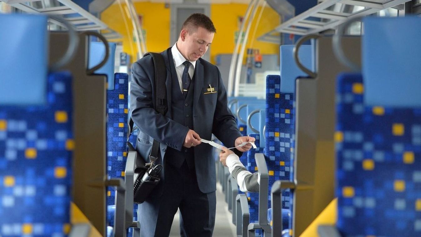 Vonaton, távolsági buszon utazik a gyerek? Erre az okmányra már nem lesz szükség
