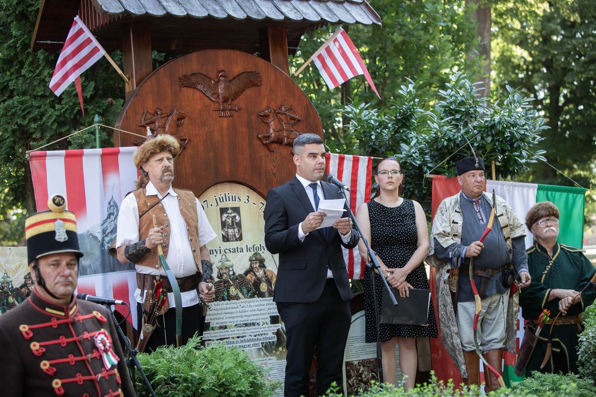 Pozsonyi csata. Gecse Péter, Zalaegerszeg alpolgármestere  mondott megemlékező beszédet a történelmi jelentőségű ütközet 1118. évfordulóján a Baross ligeti emlékműnél  
