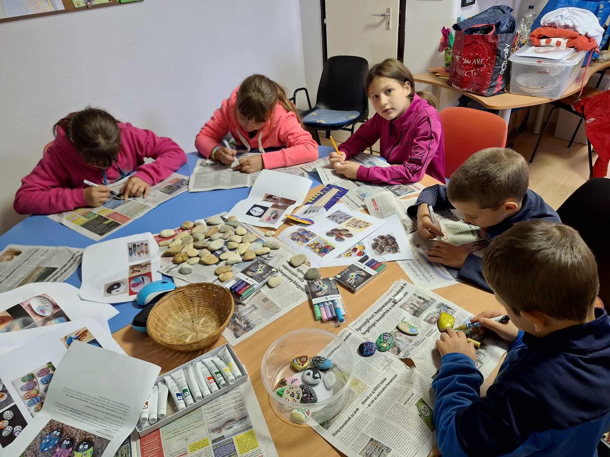 A Várlak Tanoda sokféle programot kínál a gyerekeknek.