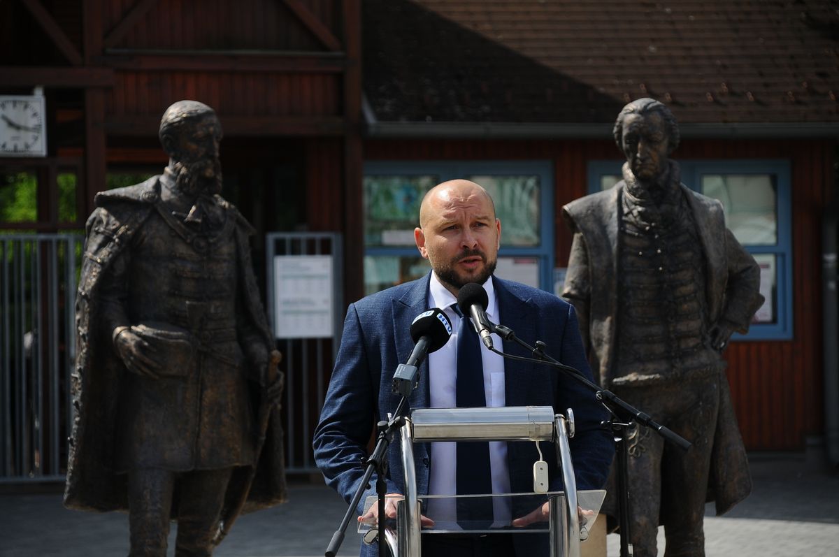 átadták a főteret Hévízen