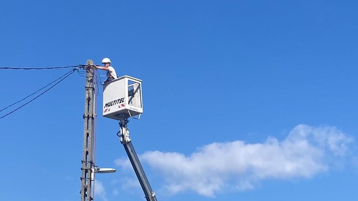 Leszakadt vezeték és meghibásodott villanyoszlop is riadalmat okozott