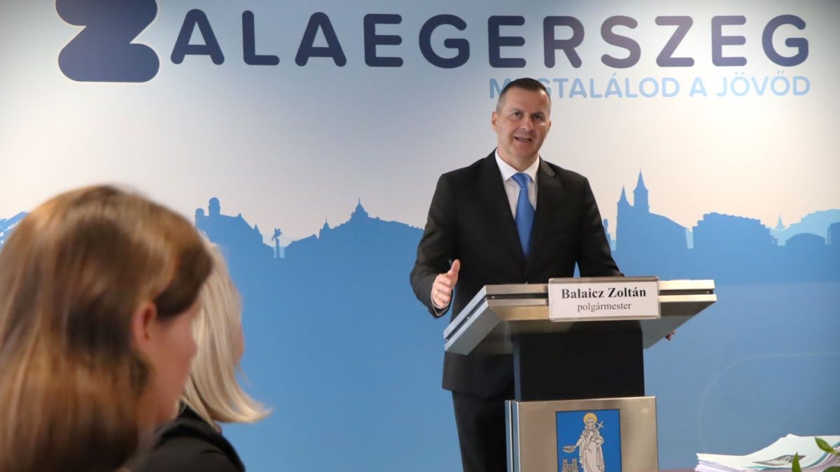 Olcsóbban parkolhatsz a belvárosban! Sőt, a kórházba érkezőknek az első óra ingyenes lesz