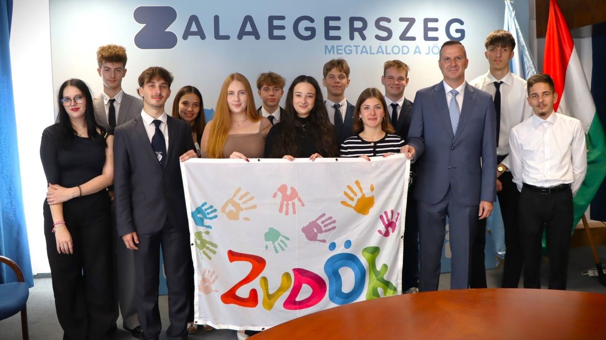 Polgármestert választottak, de csak egy évre szól a mandátuma – Az ifjúsági főváros címre is pályáznak (galéria)