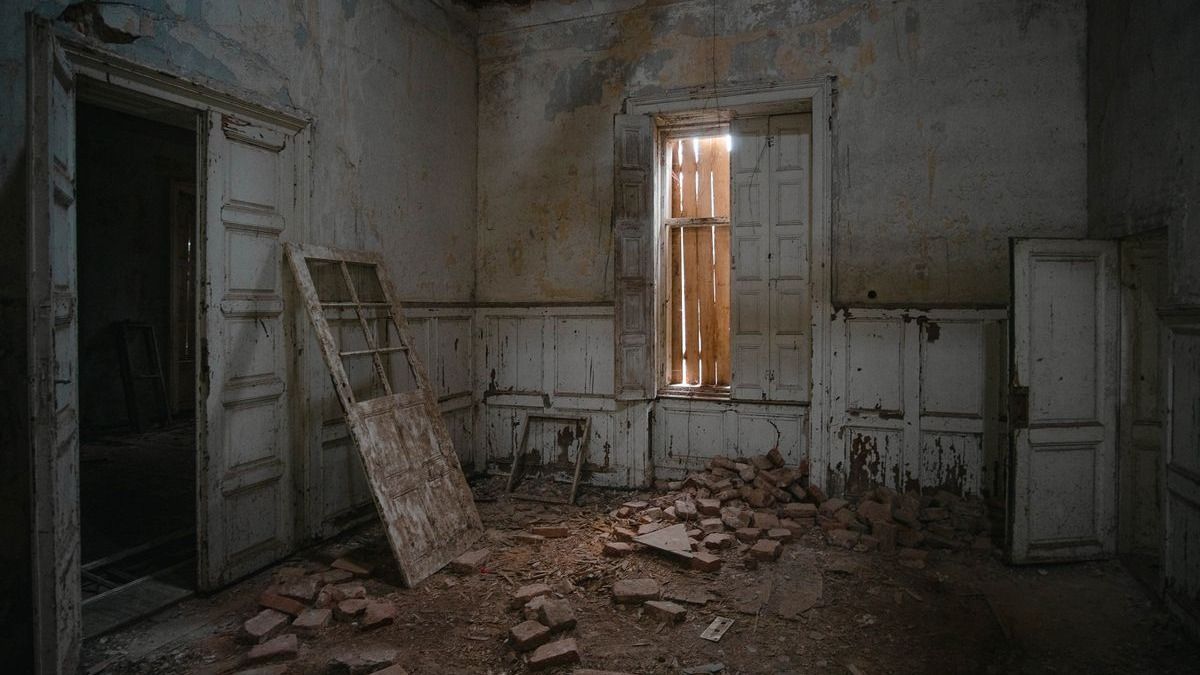 Csodaszép kastély volt egykor, ma horrorfilmet lehetne itt forgatni - ijesztő urbex a szomszéd vármegyéből