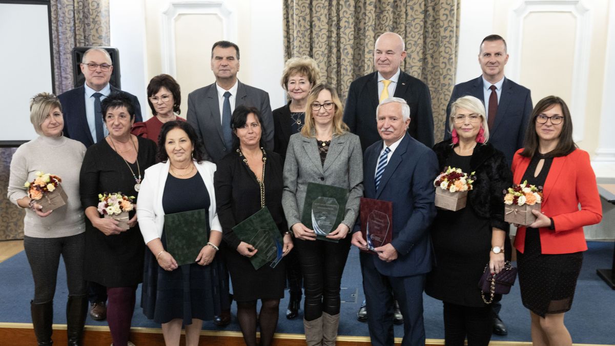 Ez az önkormányzat nyerte a civilek elismerését, s számos cég versenyezhetett az adományozói díjért (galéria)