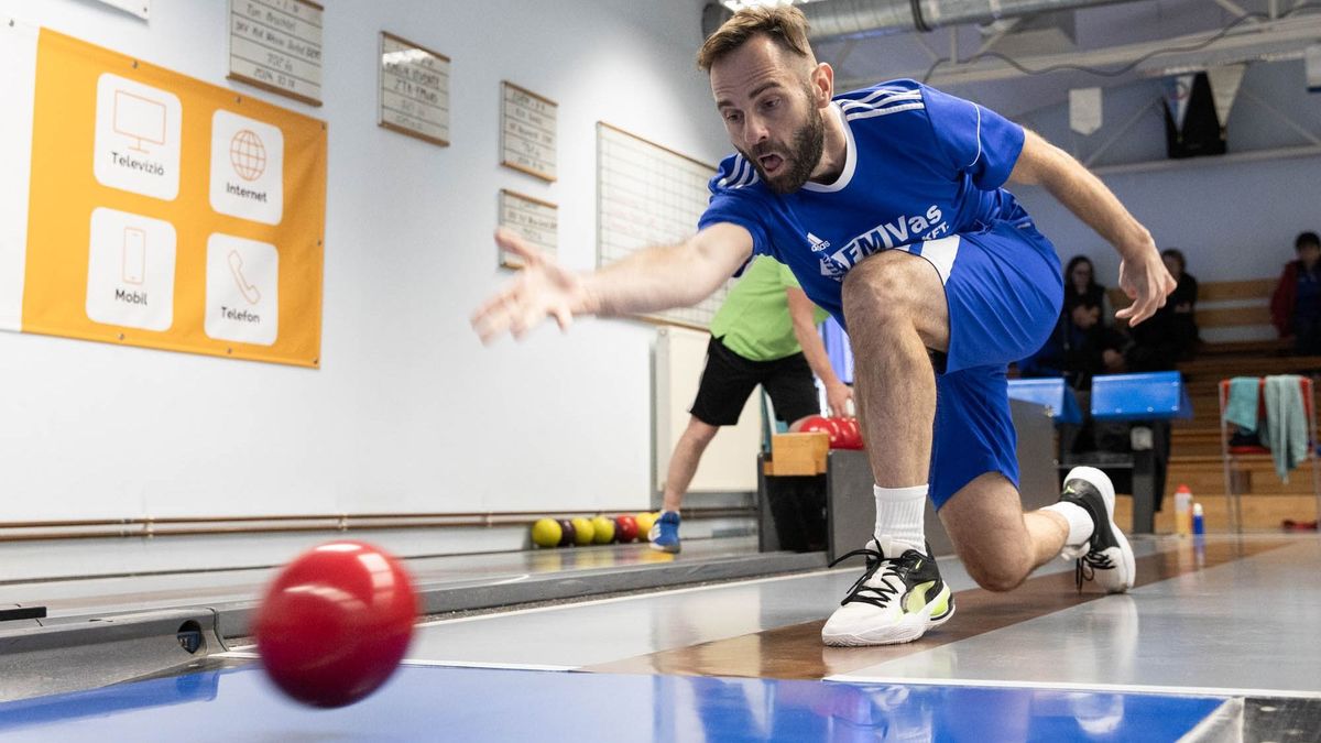 Bombaformában a férfi tekések, Horváth Zoltán hétszáz fa felett