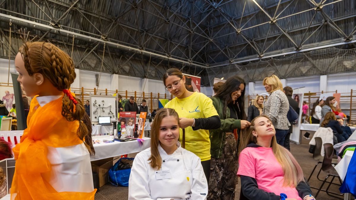 Rengeteg diák a zalai pályaválasztási kiállításon – fotókon a sikeres rendezvény!