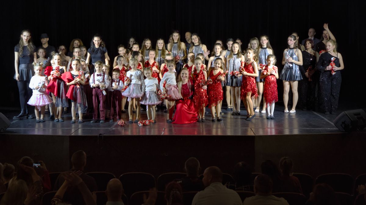 Ez a táncgála mindent vitt! Telt házas sikert aratott a zalai táncstúdió bemutatója