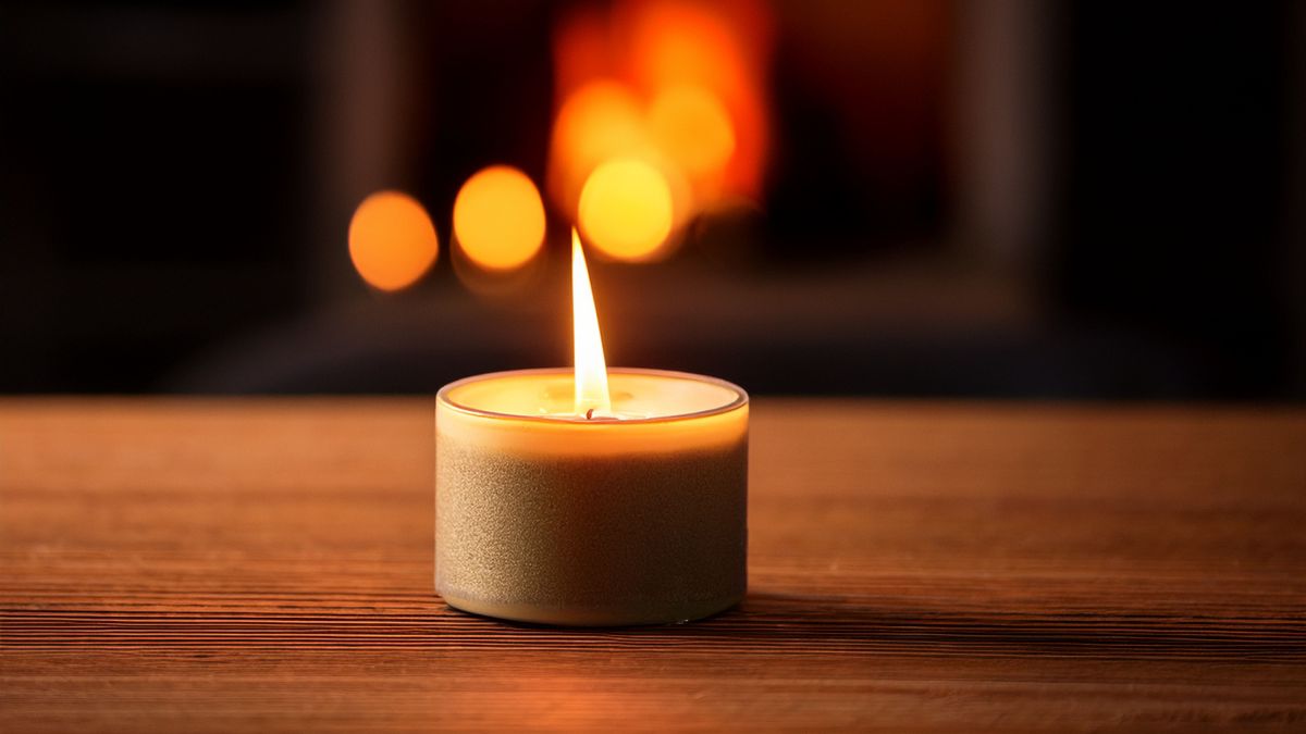 Karácsonyi tűz: az égő gyertyát otthagyták őrizetlenül