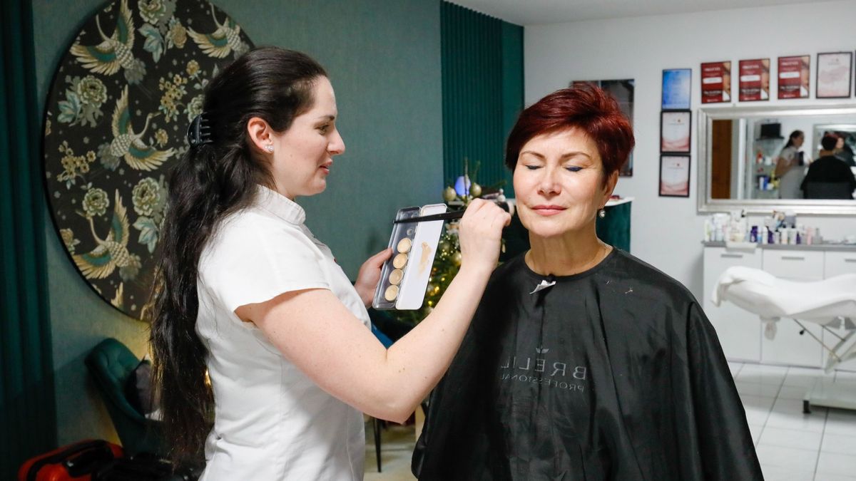 Csapj le rá, ha tündökölnél karácsonykor! Az ünnepi szezon legszebb sminkötletei 2025-ből (galéria)