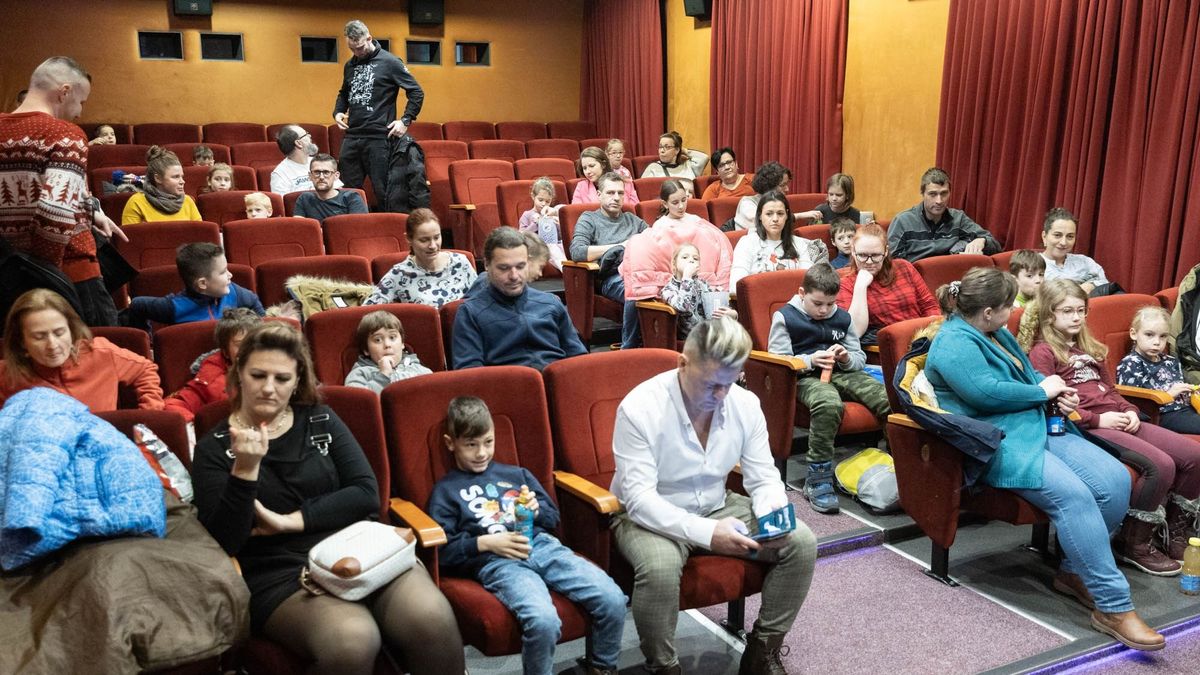 Hova tegyük a gyerekeket, amíg várjuk a Jézuskát? A zalai mozi épp jó választás (galéria)