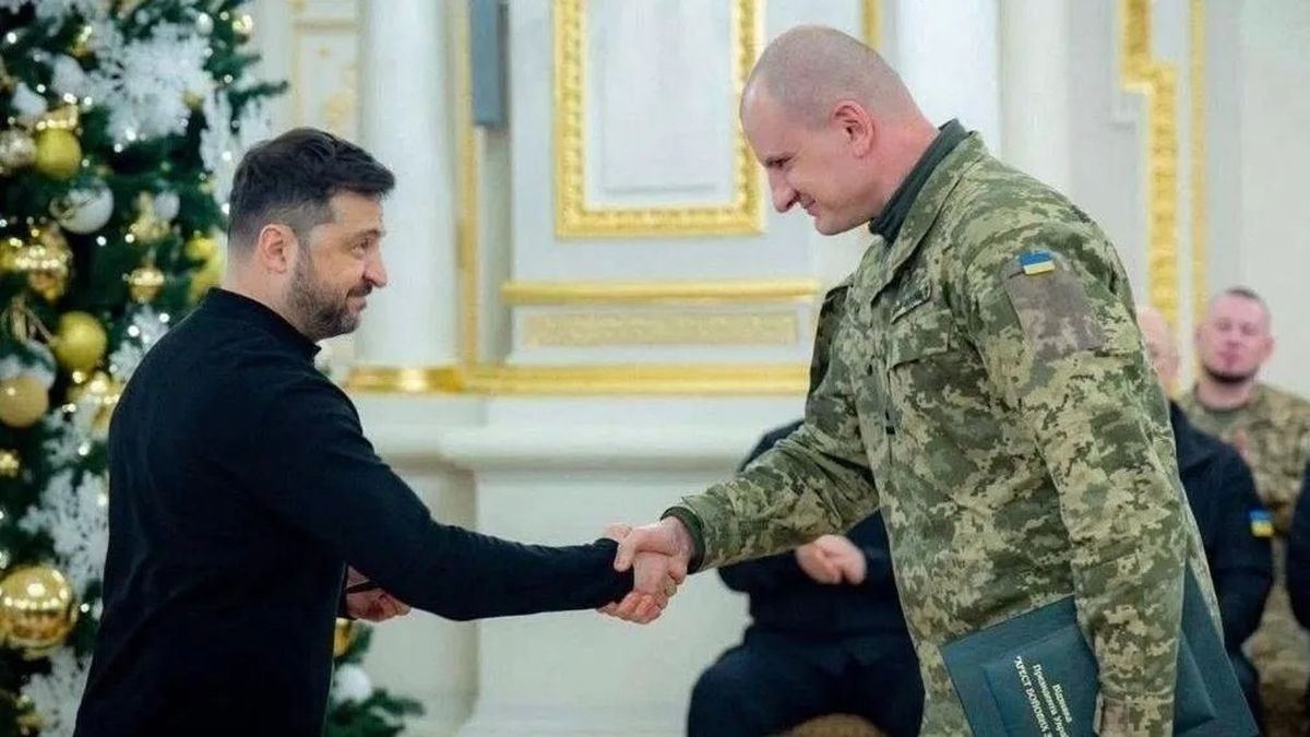 Ő fenyegeti katonai támadással Magyarországot - nem ismeretlen provokátorról, hanem egy kitüntetett neonáciról van szó