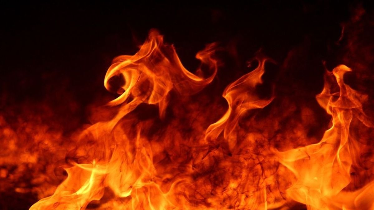 Lángolt egy kamion az M7-esen, Nagyrécse térségében