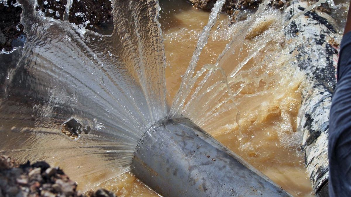 Időzített bombán ül a város? Törnek a vezetékek, akadozik a szolgáltatás!