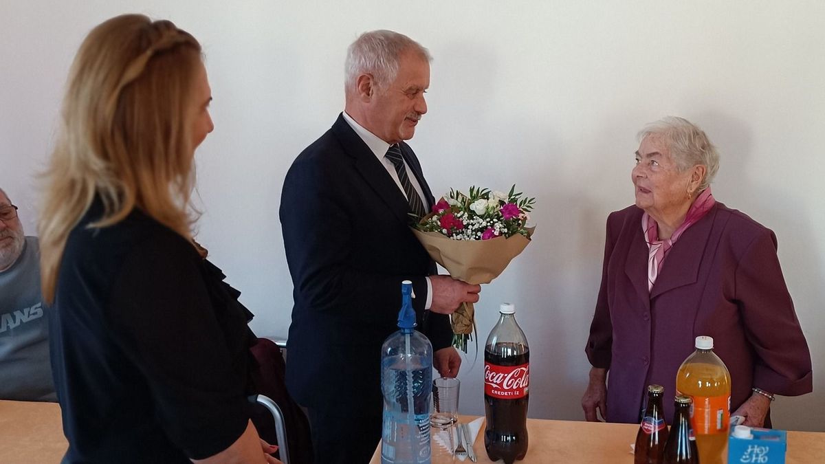 Erre a programra még az egyik legidősebb lakó is hazalátogatott a városrészbe