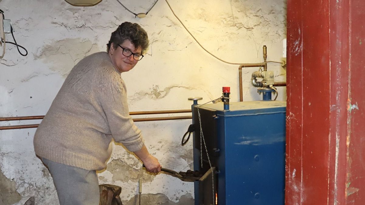 Fával, gázzal vagy szénnel olcsóbb fűteni? Egy zalai falu taktikájától leesik az állad