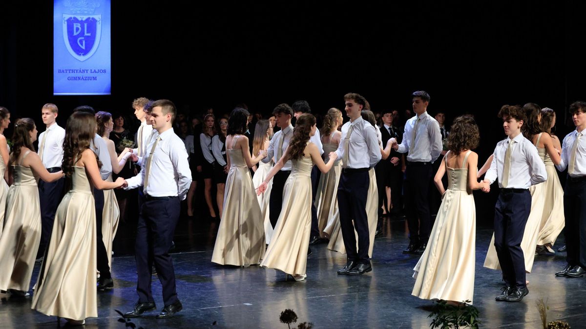 Büszkeség és meghatottság – a zalai gimnázium szalagavatója képekben! (galéria, videó)