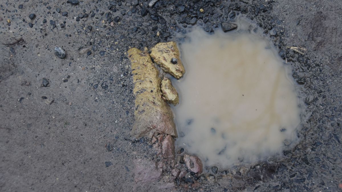 Kátyú miatt sérült az autó? A Magyar Közút elmondta, mikor jár kártérítés