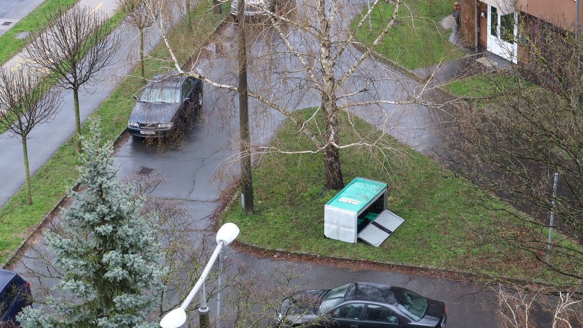 Majdnem a kinti budit is felrepítette – Vajon ma 150 km/óra feletti szél is végigsöpörhet Zalán? (videó)