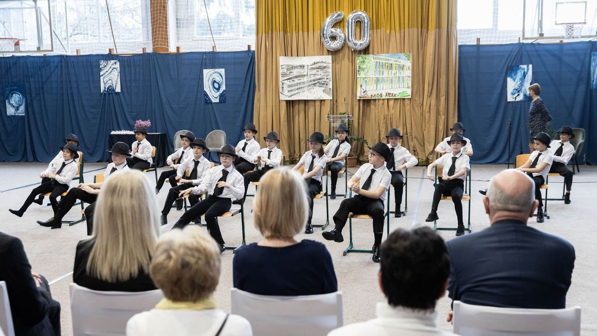 Több ezer becsengetés – 60 éves a vármegyeszékhelyi általános iskola (galéria, videó)