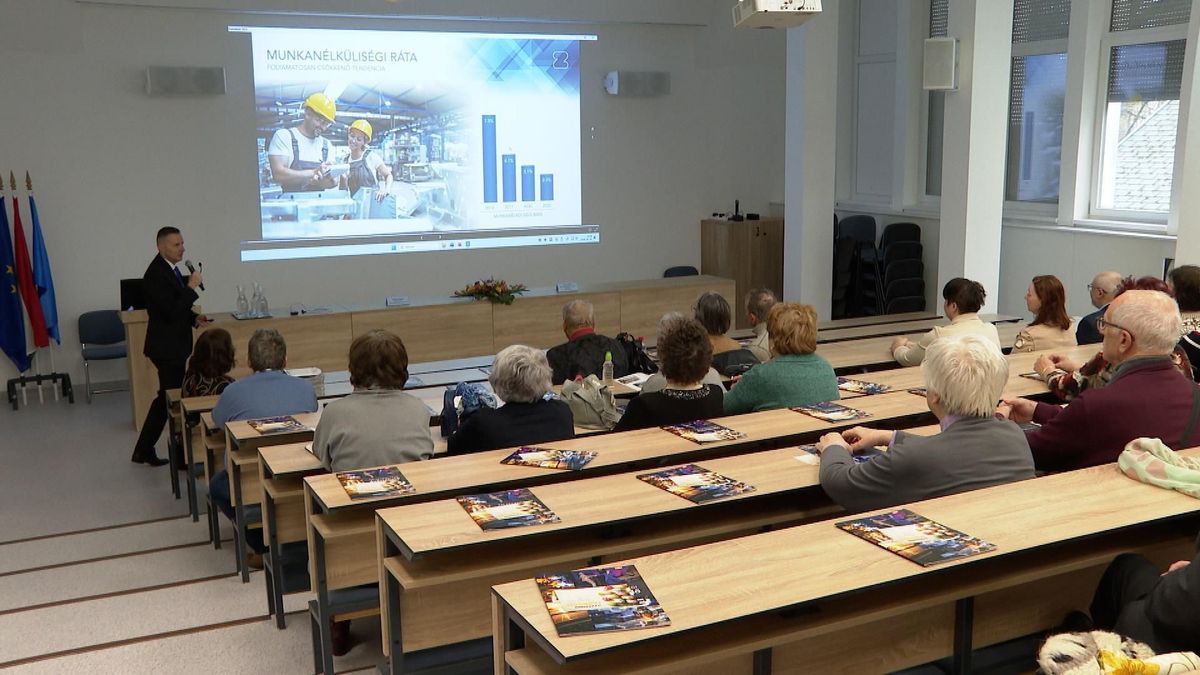 Erős rajttal indult a Senior Akadémia új féléve Zalaegerszegen