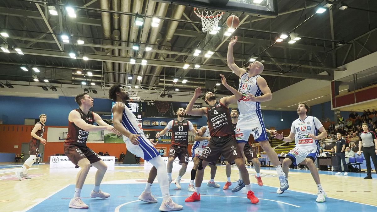 Ez nagyon gyenge volt -  egy pillanatig sem volt esély a Szolnok ellen.... (galéria)