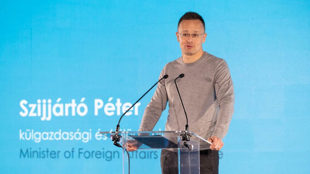 Szijjártó Péter miniszter Zalaegerszegen - letetették a Flex Next logisztikai központjának alapkövét (galéria, videó)