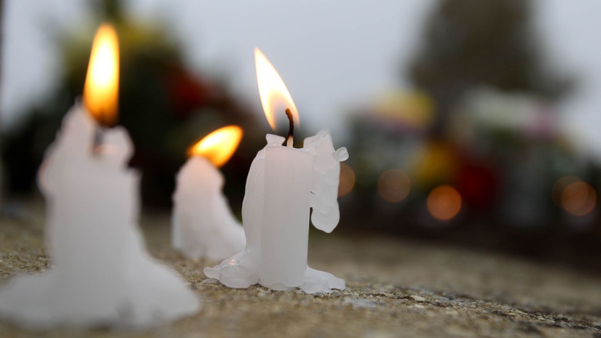 Vannak angyalok, akik csak rövid időre érkeznek közénk... – egy szál fehér virággal búcsúzzunk a 9 éves Natasától