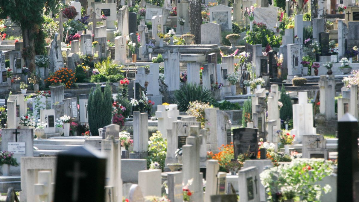 Gyalázat az egyik zalai település temetőjében! Sorozatos lopások keserítik meg a gyászoló család életét