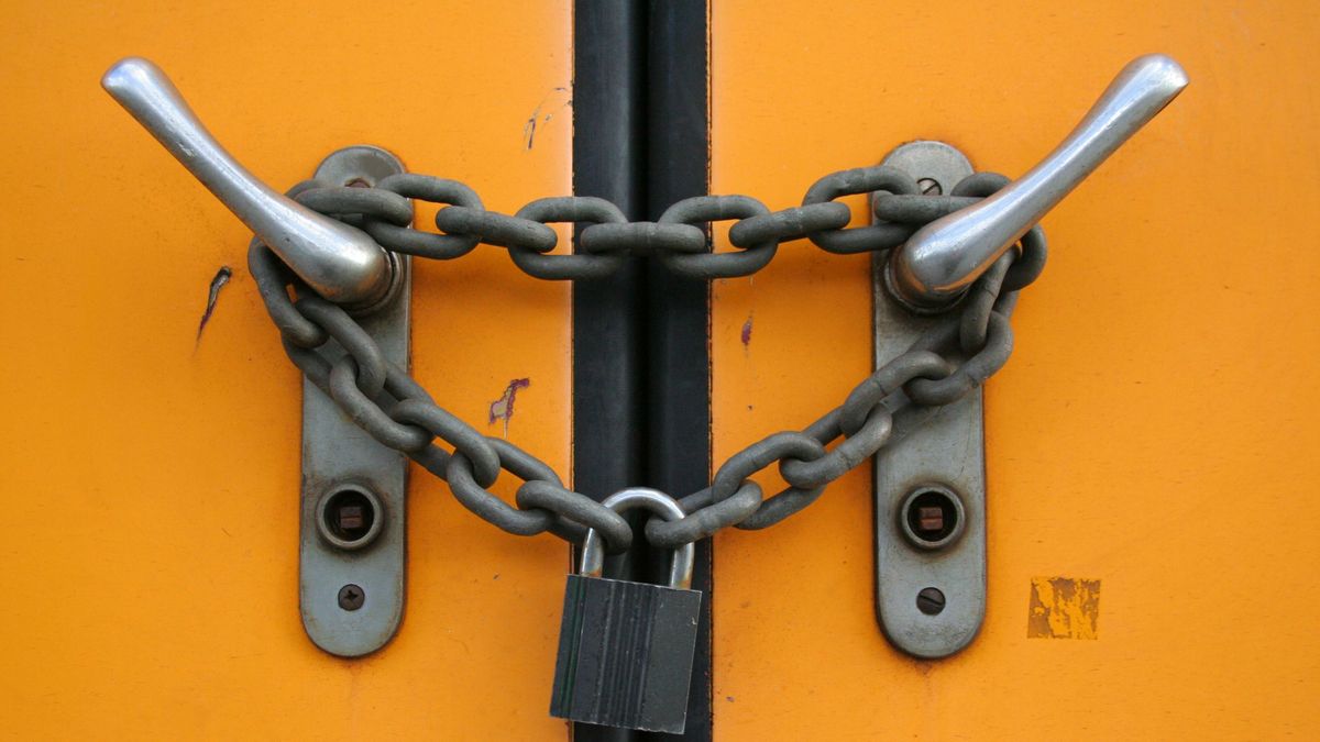 Belenéztek a kamerába, így buktak le a kanizsai trafikbetörők – tizenéves lányokat kapcsolt le a rendőrség