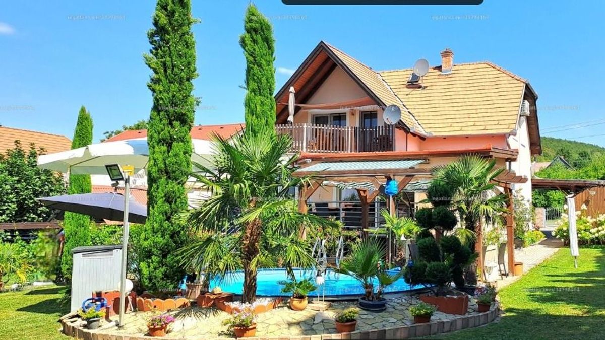 Eladó nyaralók a zalai Balaton-parton — top 5 ingatlan a legolcsóbbtól a legdrágábbig