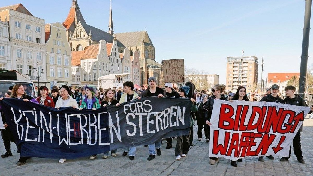 A német fiatalok nem kérnek sem a sorkatonaságból, sem a brüsszeli háborús tervekből (videó)