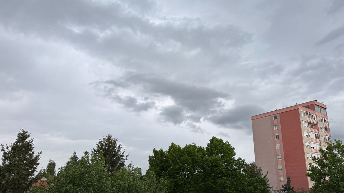 Megérkezett a vihar! Sötét felhőkkel és zivatarral tört be a hidegfront a zalai városba (videó)