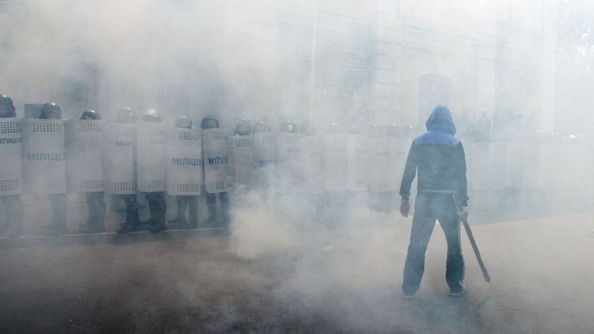 Erőszakhullám söpörhet végig az országon Brüsszel támogatásával