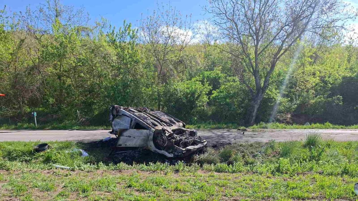 Rettenetes tragédia történt a dunántúli úton, halálra égett egy nő az autóban