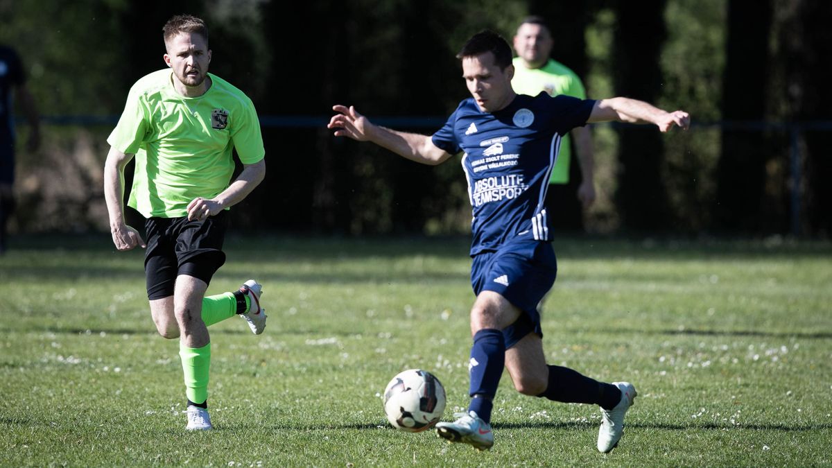 Döntetlen a szuperrangadón, északon és nyugaton is nagy a verseny az aranyért (galéria