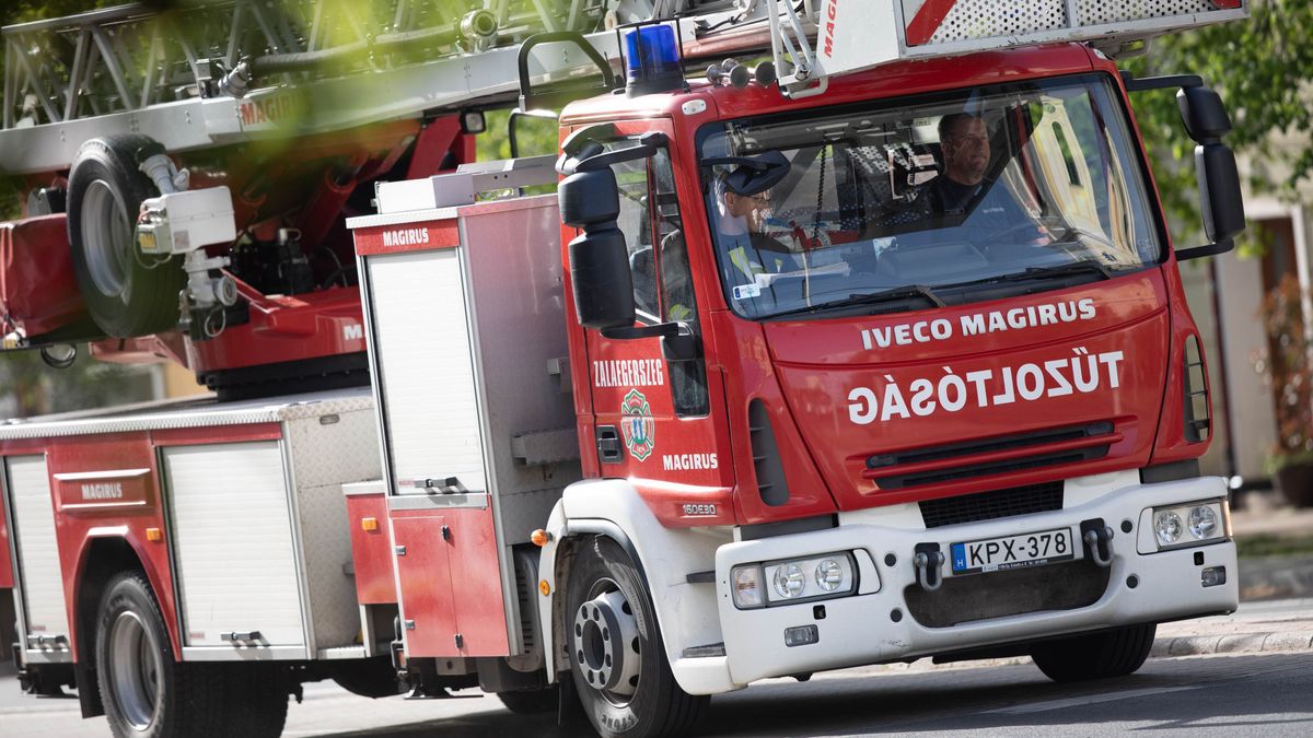 Drámai percek Zalában: idős ember életéért küzdöttek, szivárgott az üzemanyag, lángolt a hulladék