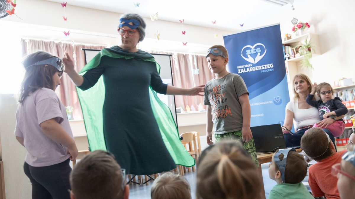 Stroke-ot kapott a nagymama? Ezek az óvodások már biztosan meg tudják őt menteni (galéria, videó)