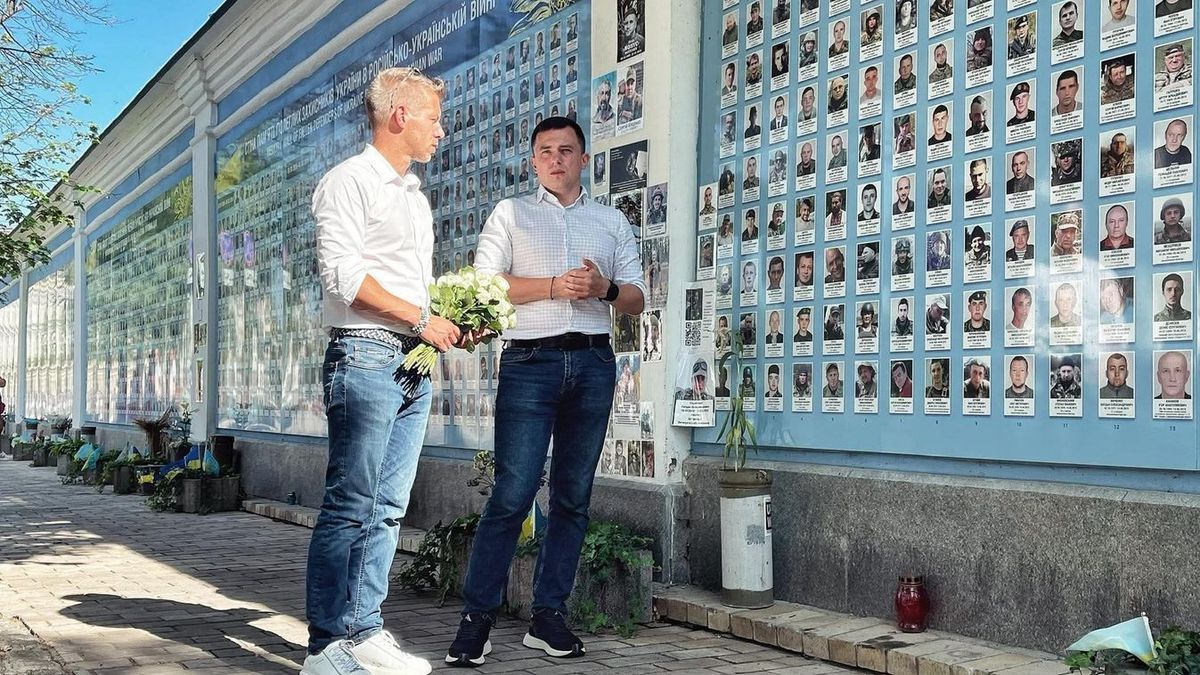 Magyar Pétert akarja hatalomra juttatni Zelenszkij