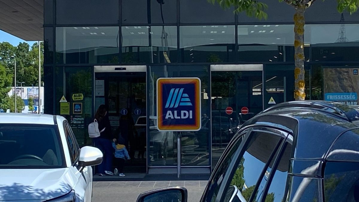Több mint 1000 fővel csökkent a hazai áruházlánc dolgozói létszáma. Nem is gondolnád, hogy mi áll a háttérben