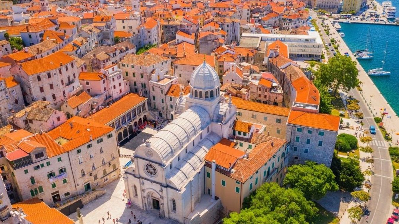 A háborútól az újjászületés csodájáig – Firenze és Verona dalmát „kistestvére”