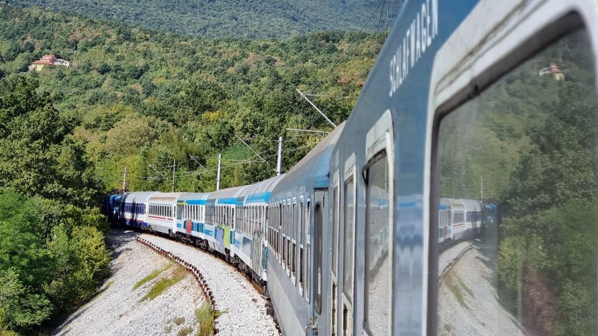 Vihar okozott fennakadást a Balaton felé tartó vasútvonalon – pótlóbuszok szállítják az utasokat