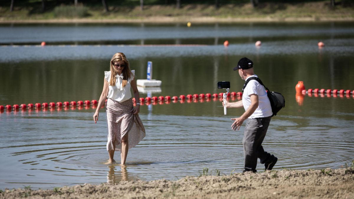 Június 13-án nyit a Gébárti Tóstrand – könyvet is olvashatsz