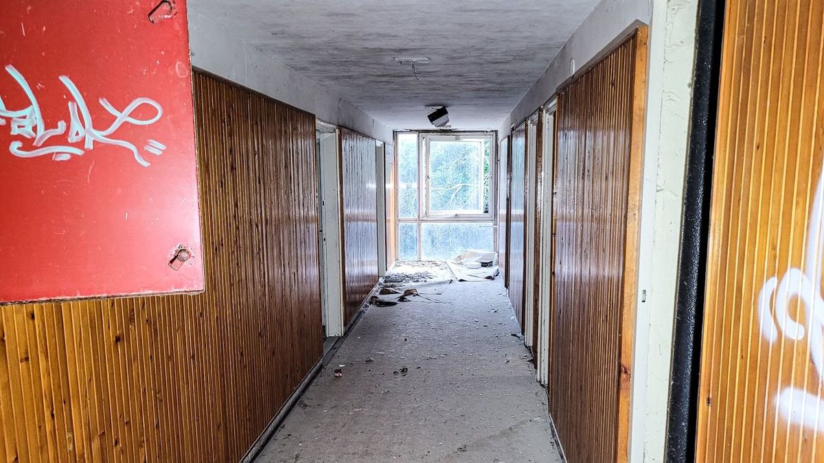 Működnek a kamerák, mégis kifosztották ezt az elhagyatott ba