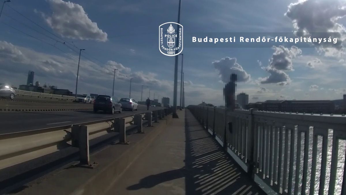 Drámai pillanatok: a hídról leugró fiatalembert a gallérjáná