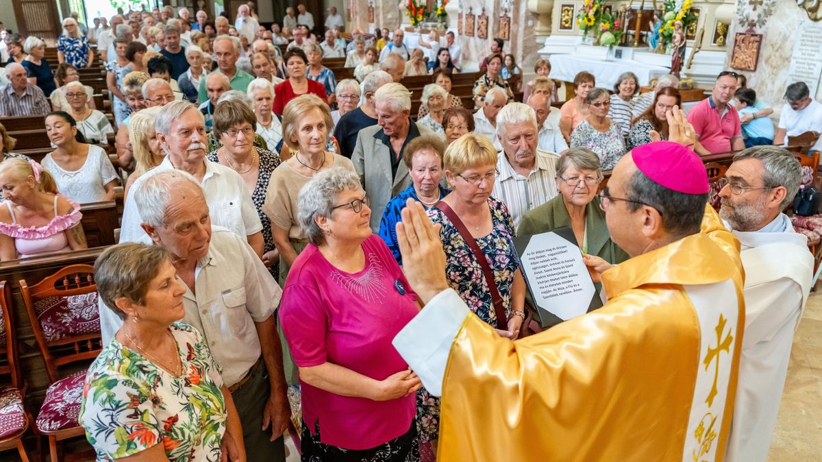 Amit minden szülőnek és nagyszülőnek hallania kell – ezt üzente Székely János püspök (galéria, videó)
