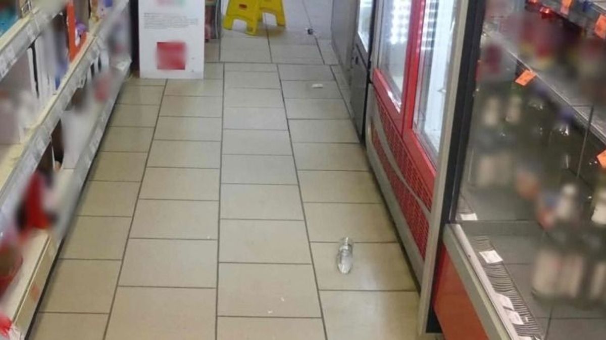 Lopni ment a zalai boltba, verekedéssel és bilincseléssel végződött az akció
